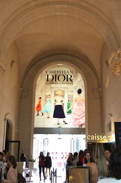 dior 展 パリ|Dior house.